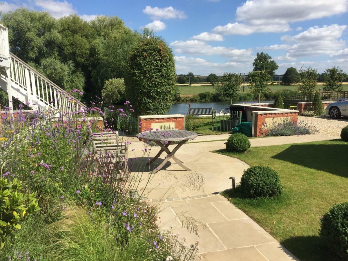 Thames Edge Rooms Wallingford Bagian luar foto